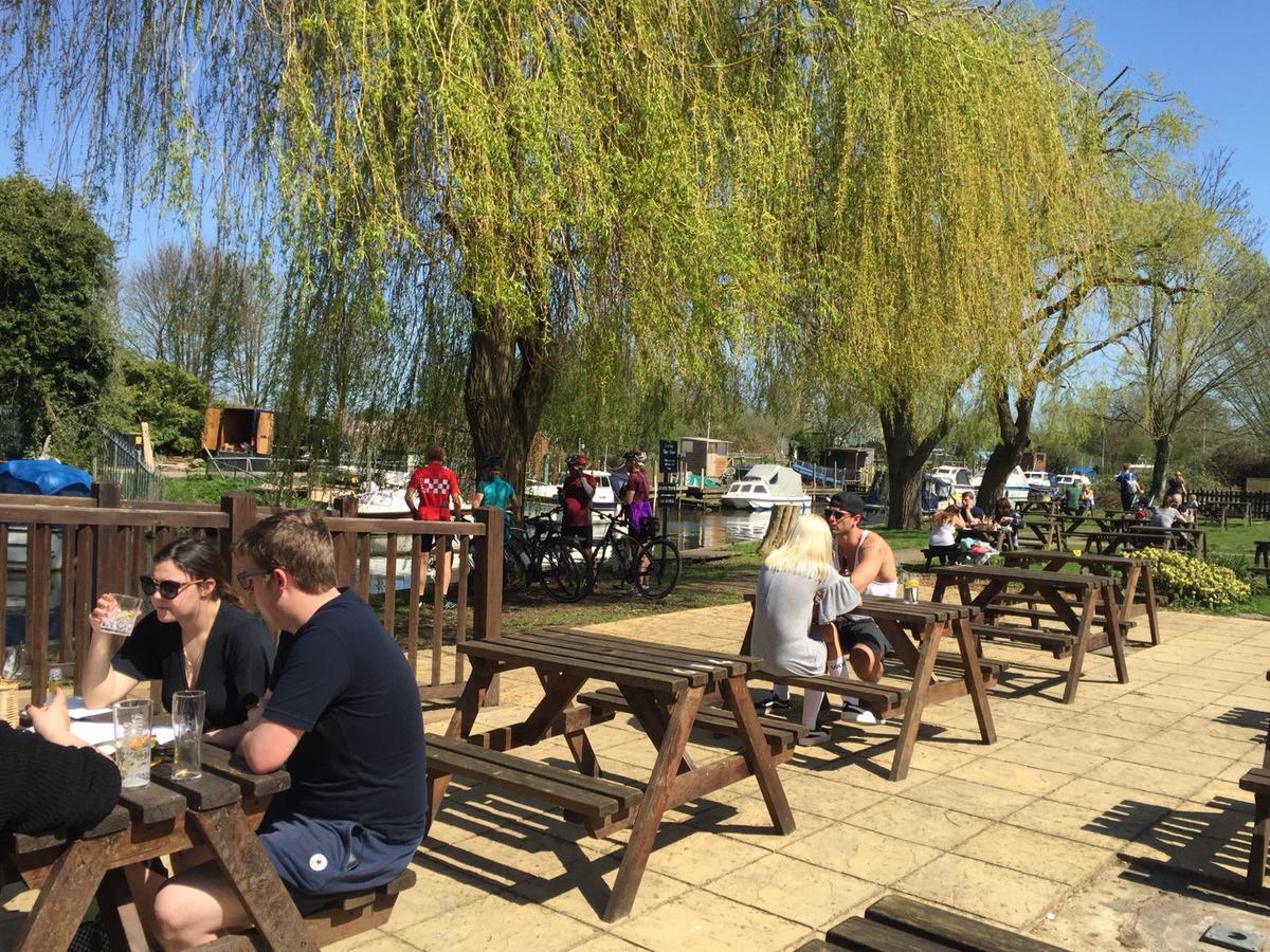 The Grove Ferry Inn Chislet Exterior photo